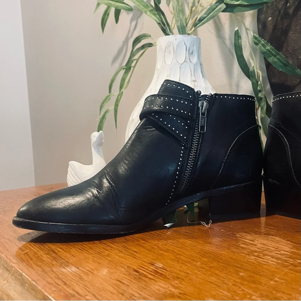 FRYE Ray Western Deco Shootie Double Buckle Black Leather Ankle Boot Silver
